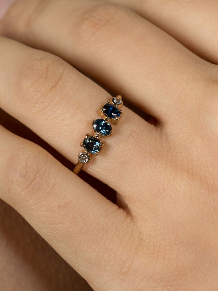 Circe sapphire ring