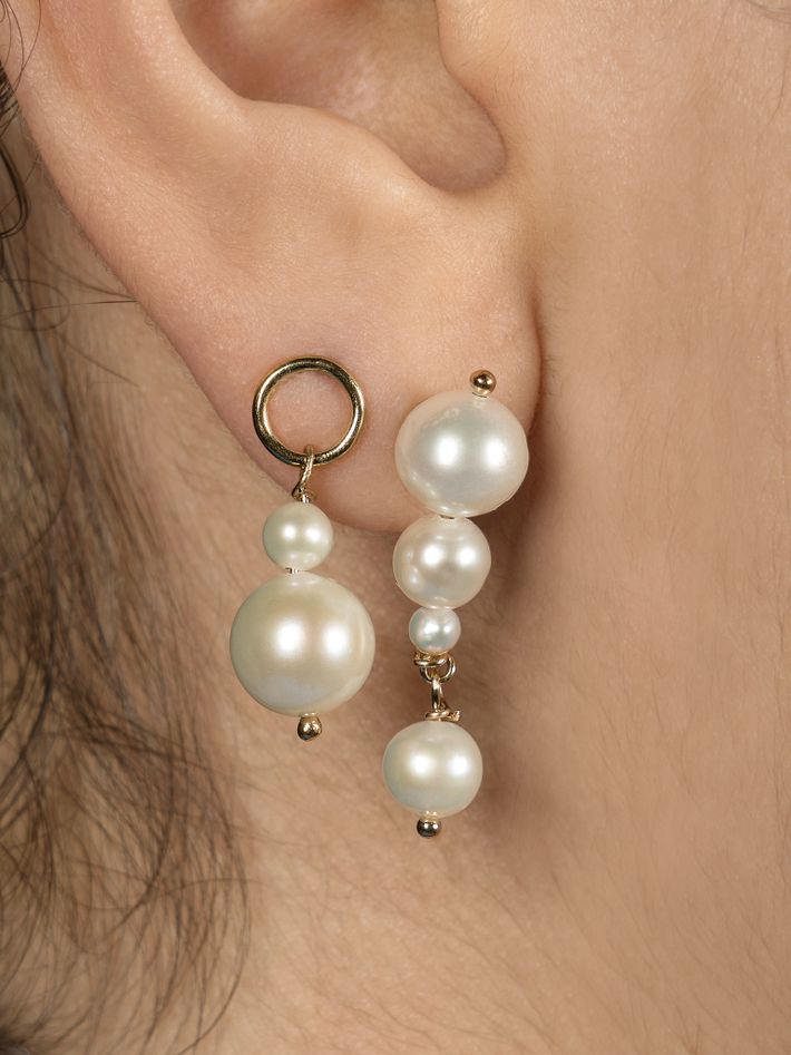 Pearl earring circle