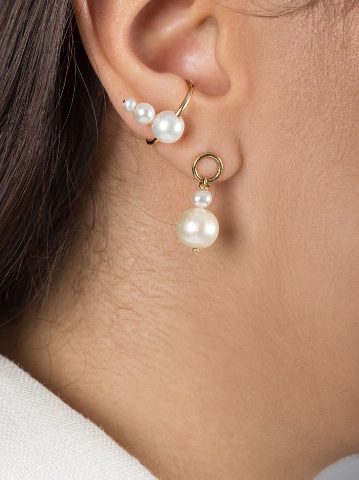 Pearl earring circle