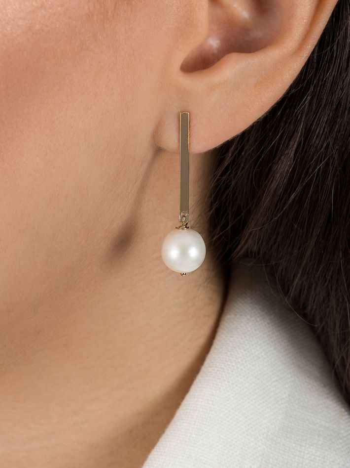 Pearl earring plate