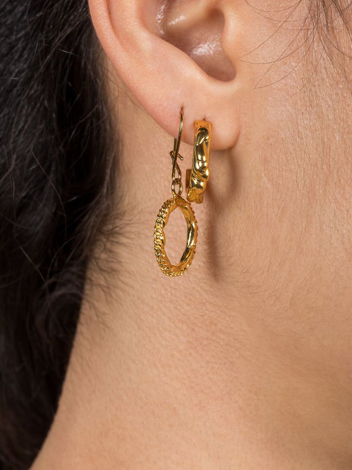 Lavish chain earrings
