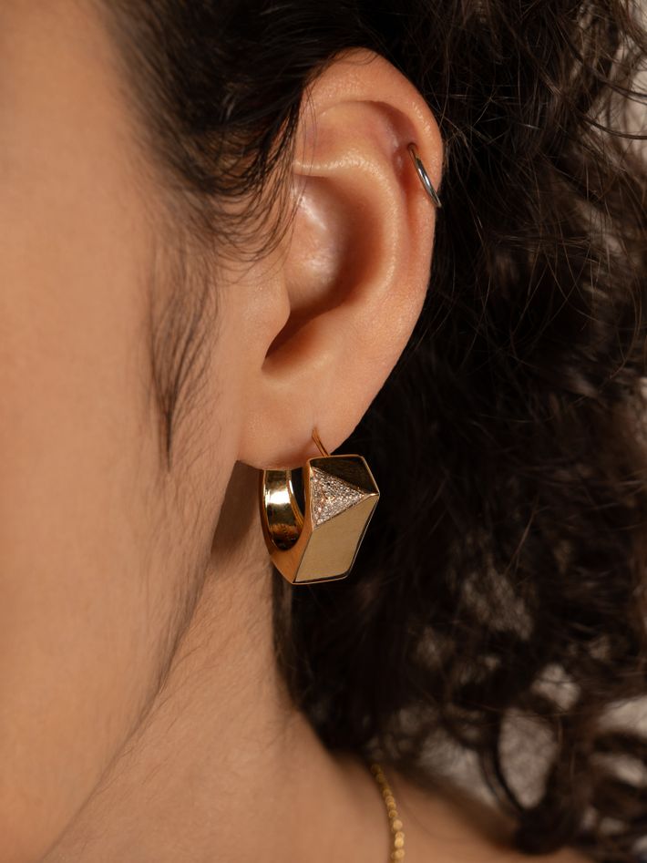 Jewel beneath diamond signet earring single 18kt by Capsule Eleven