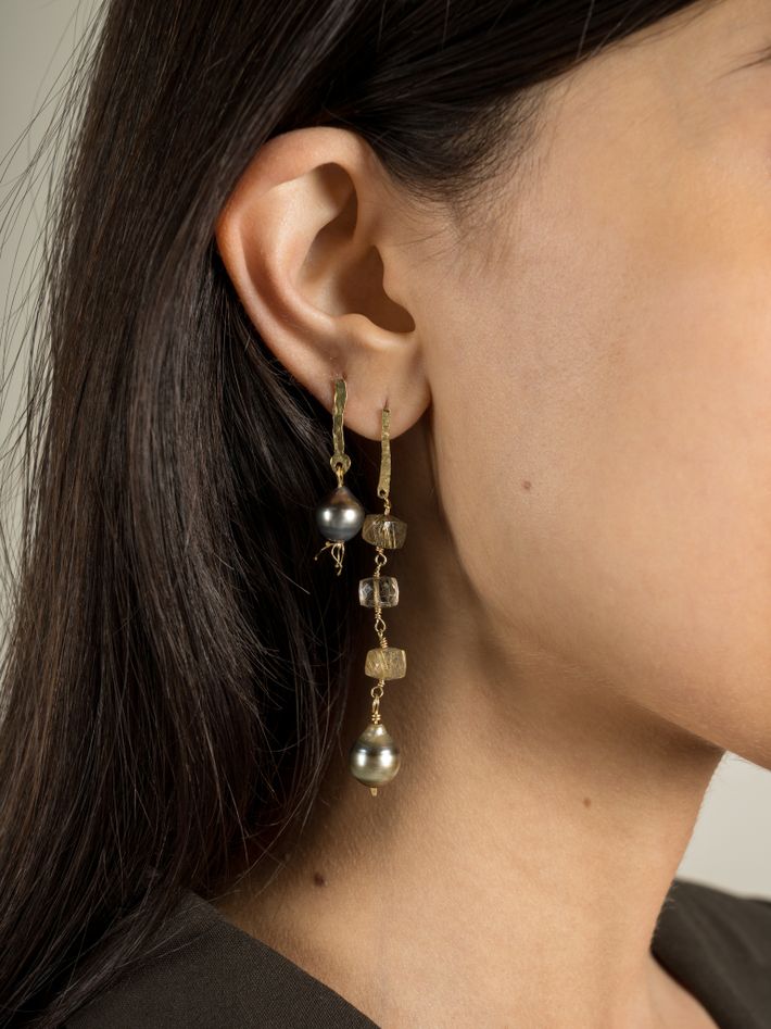 Long tahitian pearls and rutilated quartz earrings