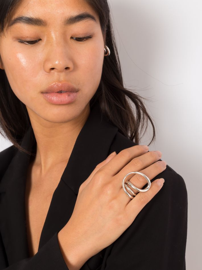 Round trip ring by Charlotte Chesnais | Finematter