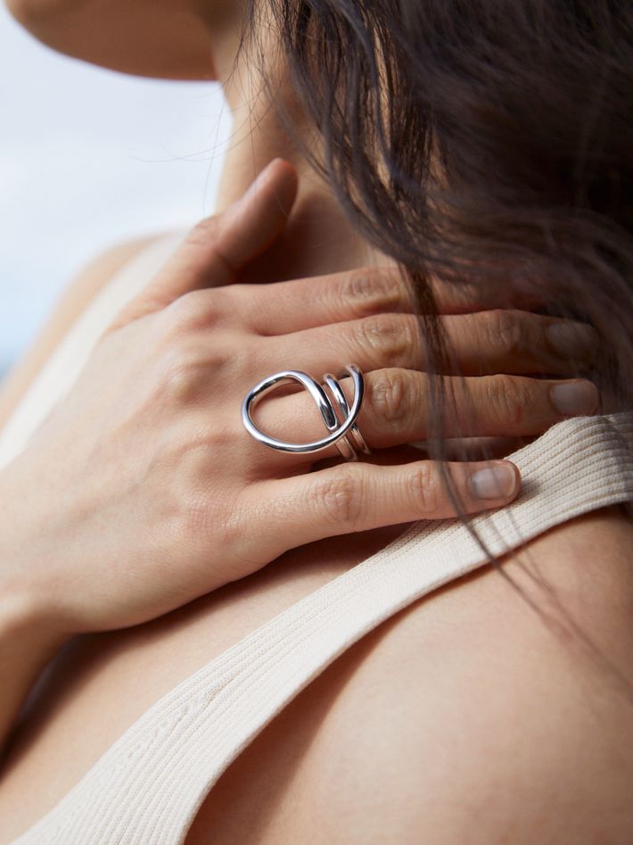 Round trip ring by Charlotte Chesnais | Finematter