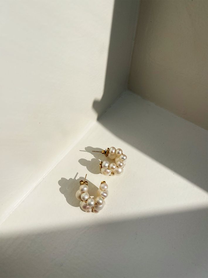 Bitter butter pearl earrings