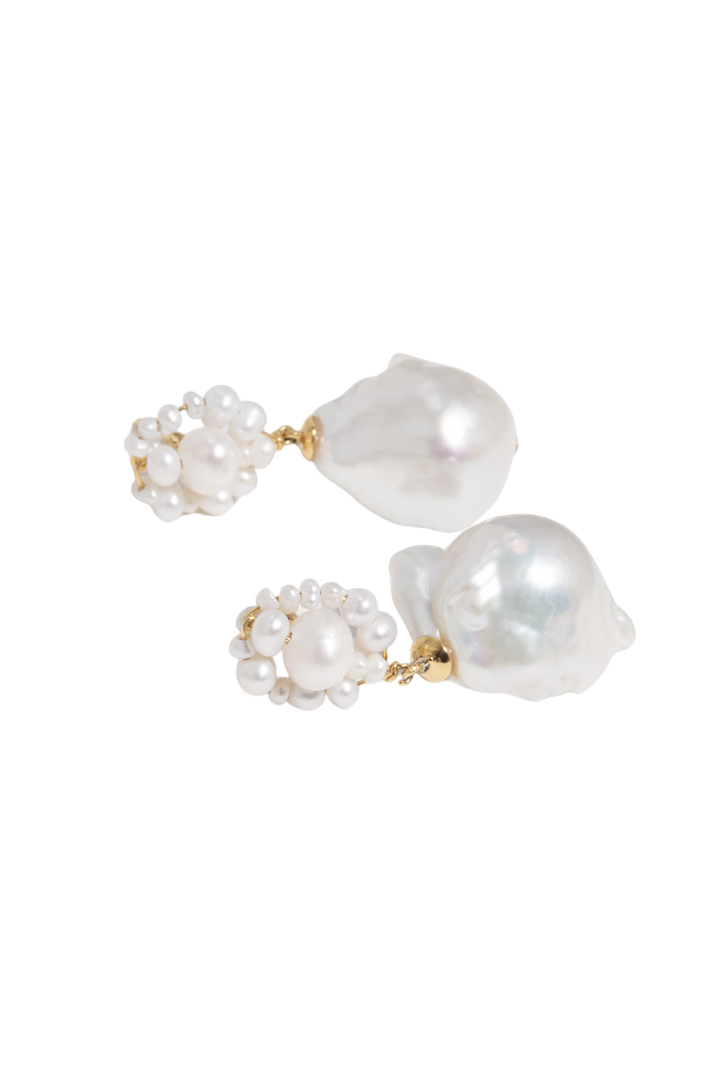 Tra la la pearl earrings