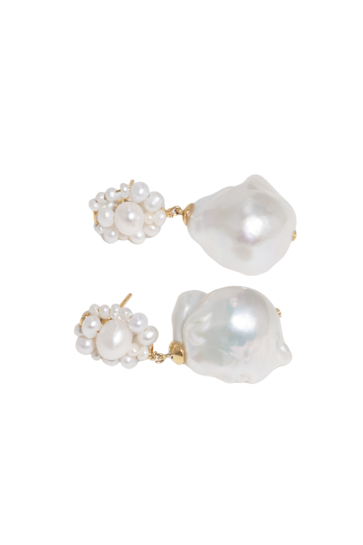 Tra la la pearl earrings