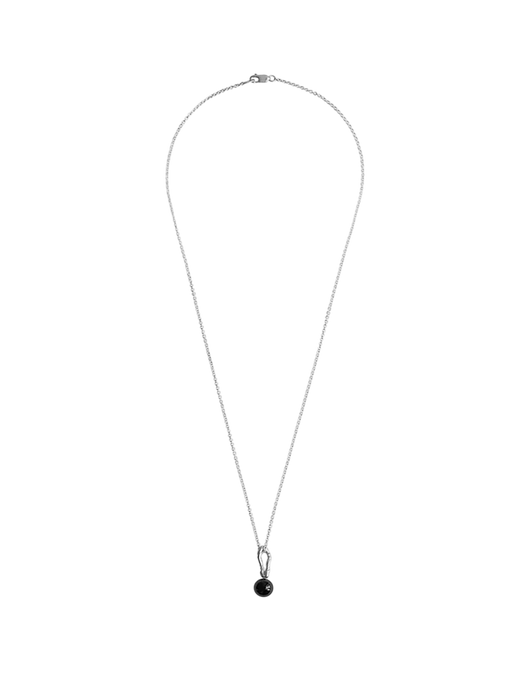 Loop necklace photo