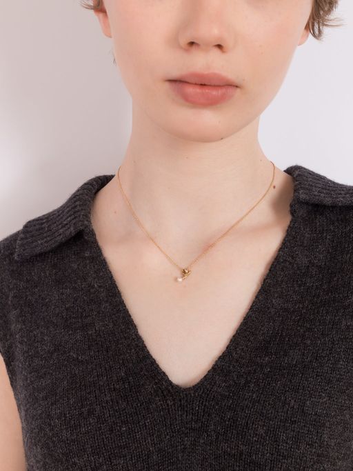Twig pearl necklace photo