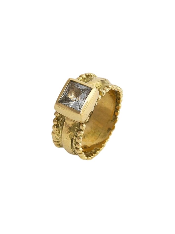 Iphis ring with sapphire - solid gold