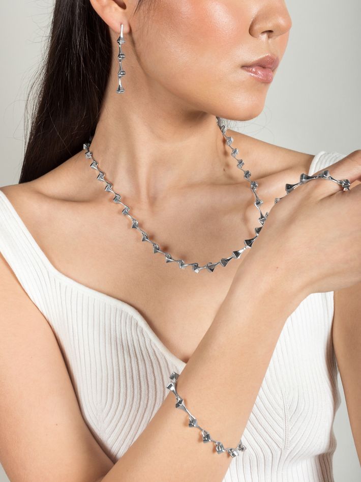 Amazon long necklace silver
