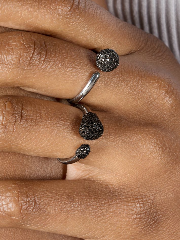 925core ring with black diamonds