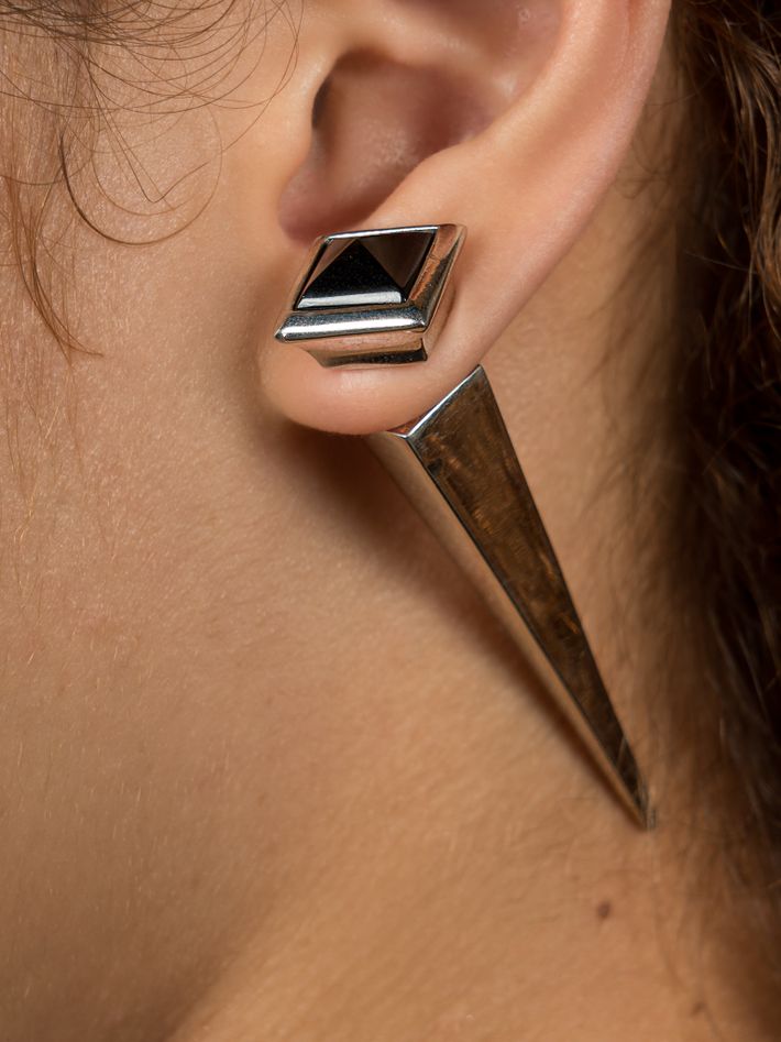 Amazon spike earring silver with onyx