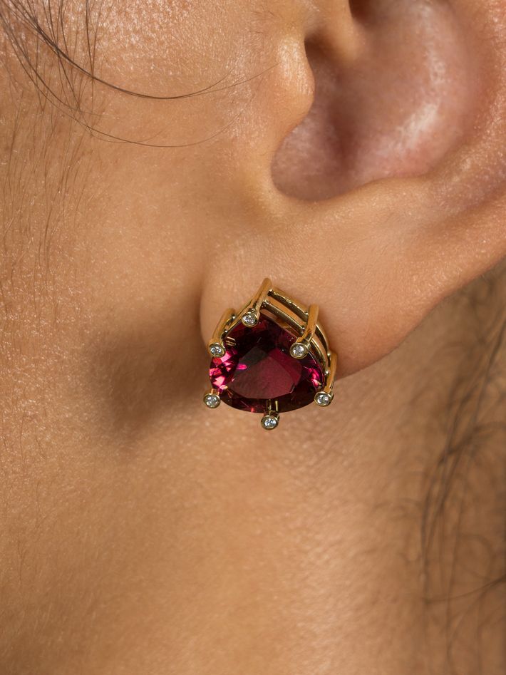 Two tone earring with diamonds