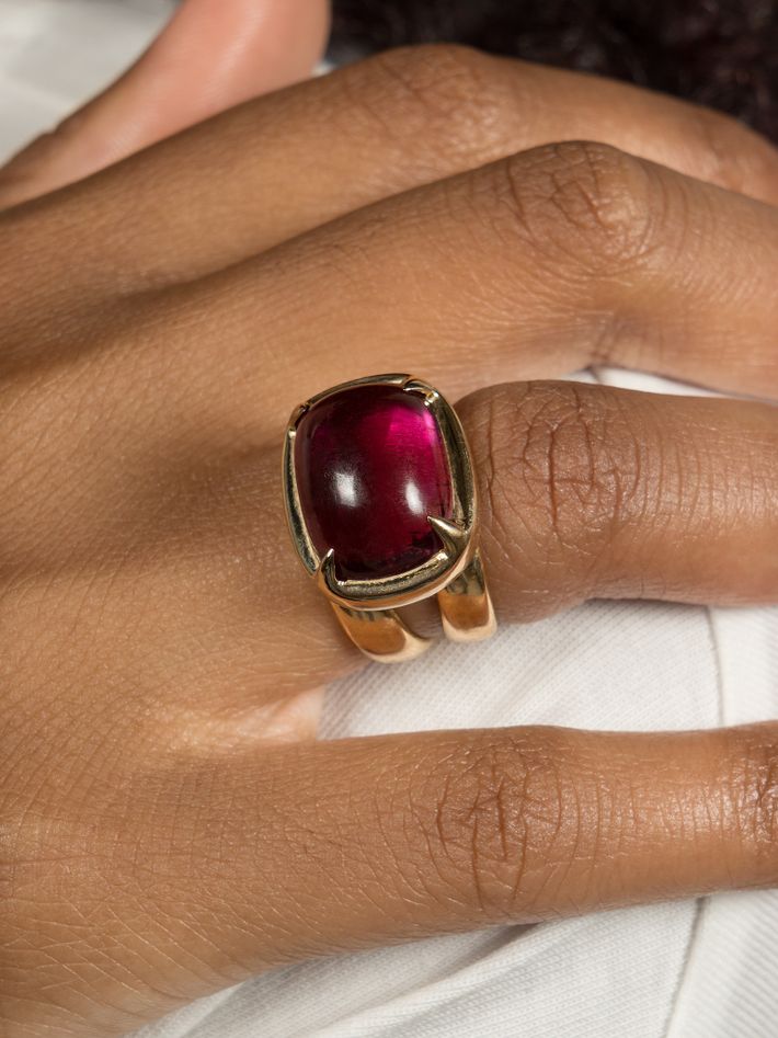 Pink tourmaline cabochon ring