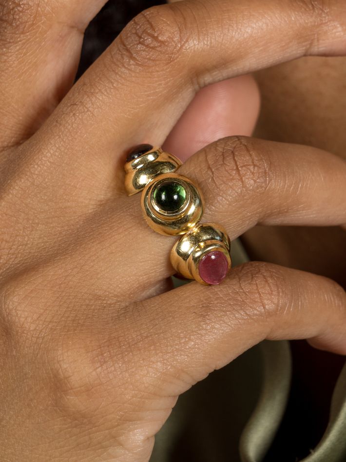 Multi-colored cabochon ring in rose 18k gold