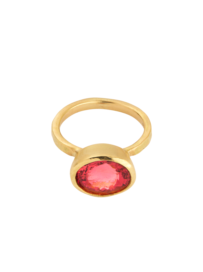 18kt yellow gold 3.76ct oval pink tourmaline ring