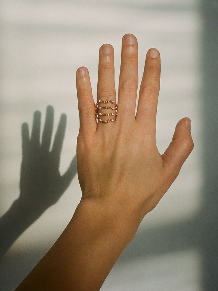 Diamond chain dots ring