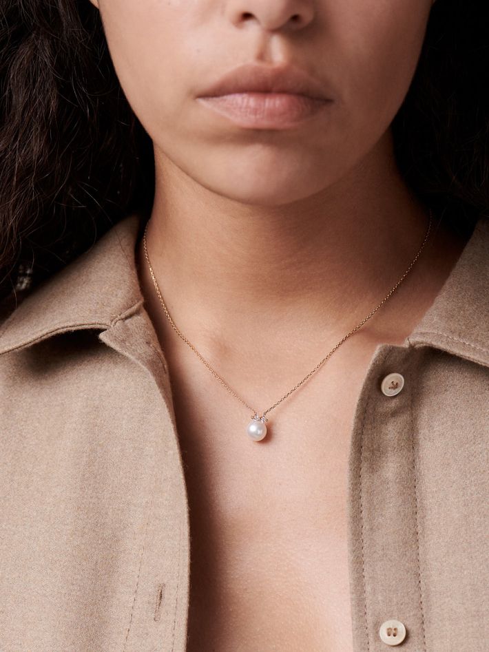 Shuga pearl and double diamond pendant