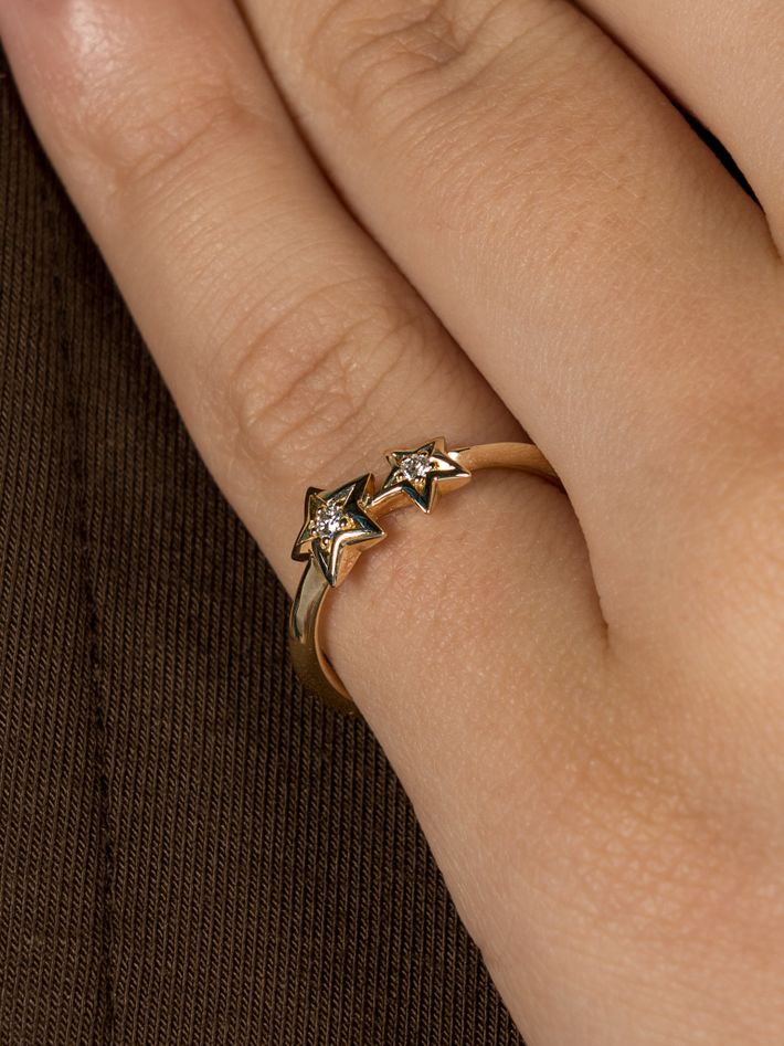 Bijou duo star recycled gold created diamond pinky ring