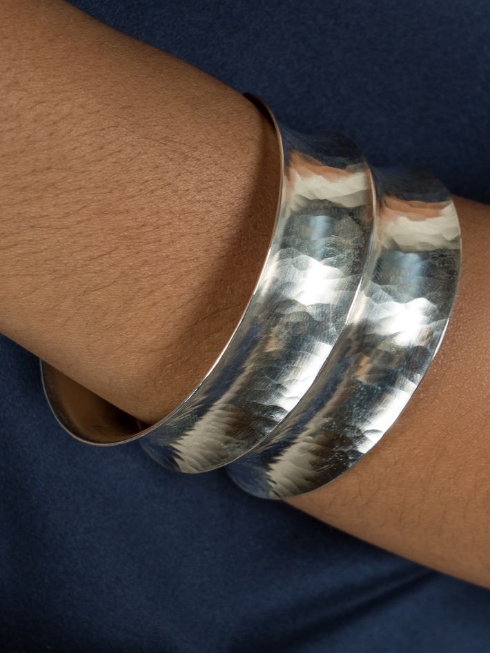 Double concave nomad cuff