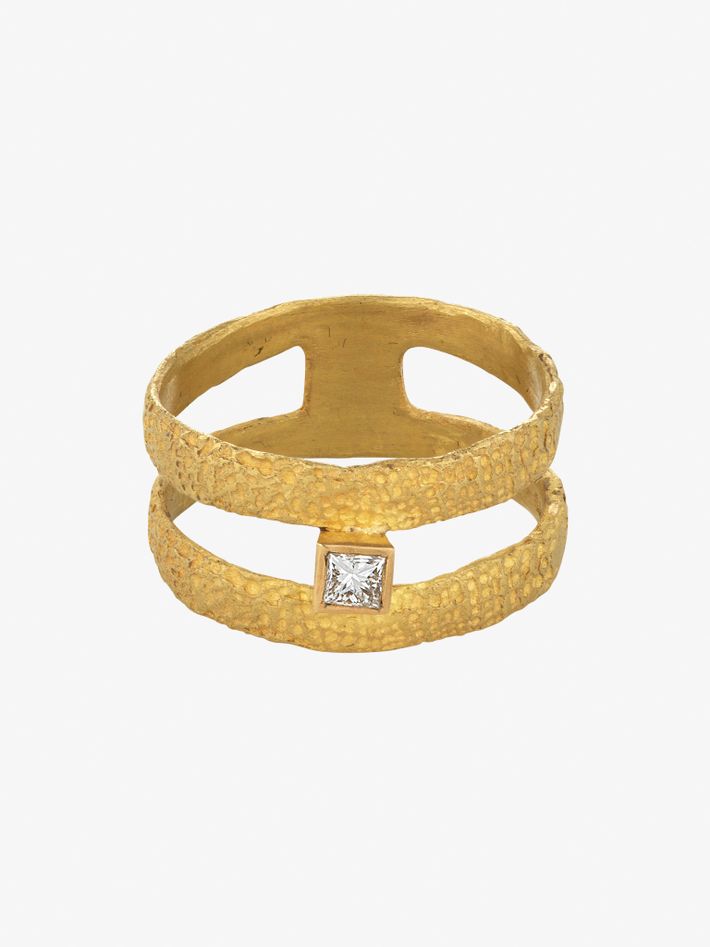 Roxy graphic diamond ring