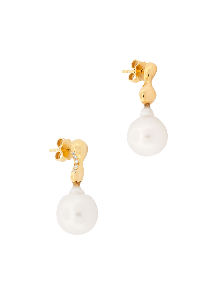 Neso pearl earrings