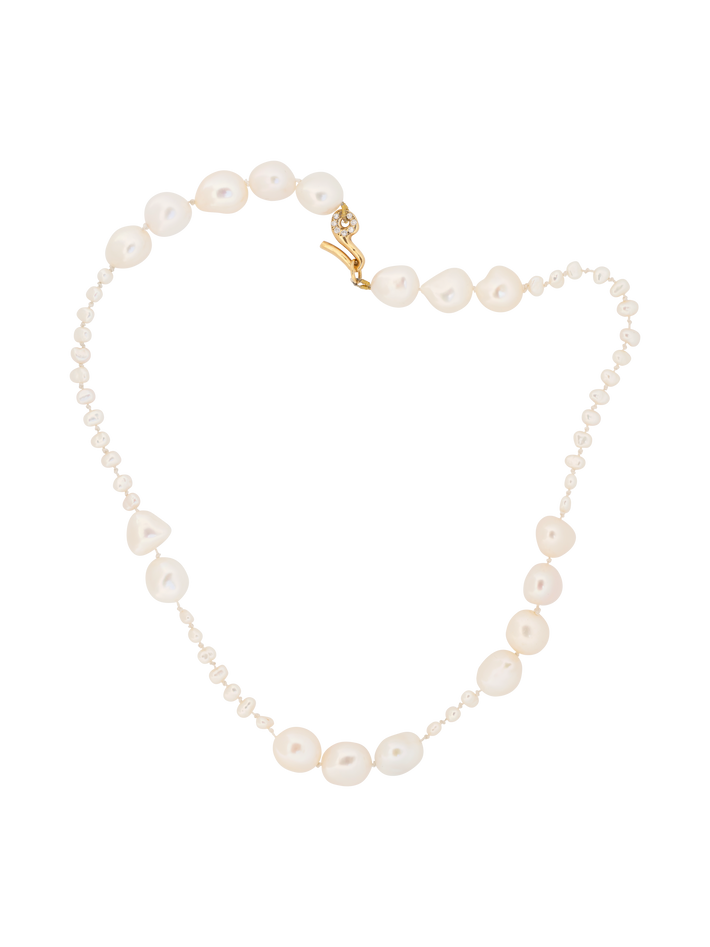 Lyra pearl necklace