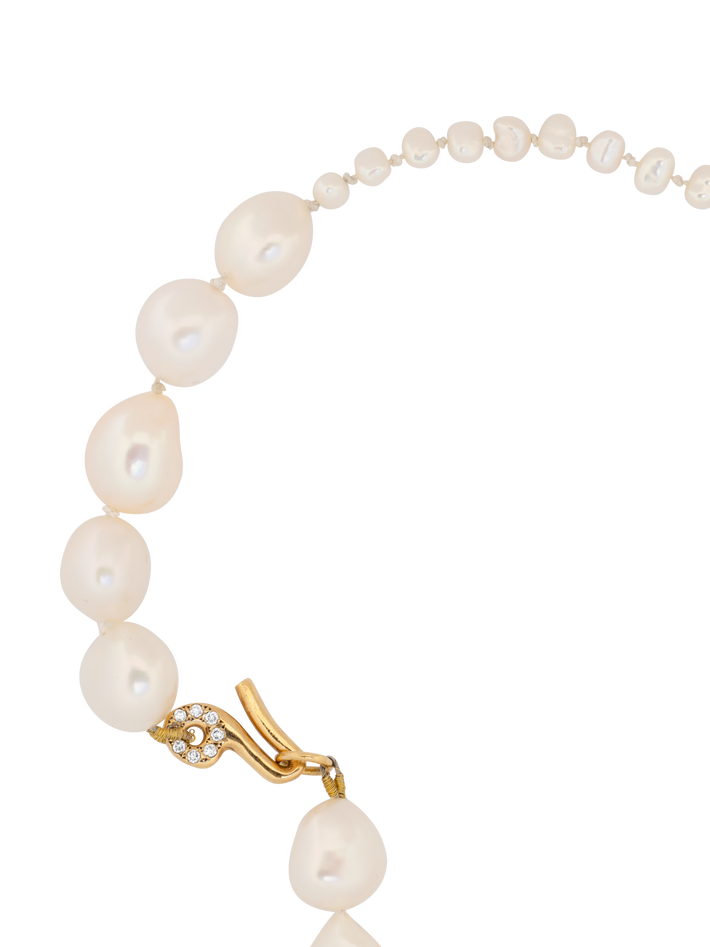 Lyra pearl necklace