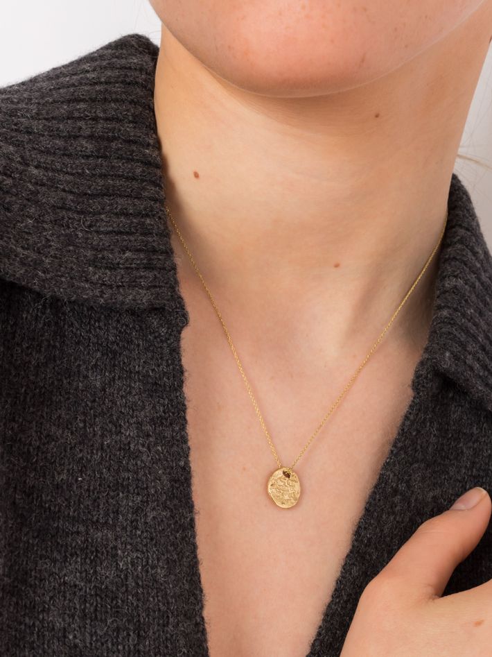 Gold pendant necklace III