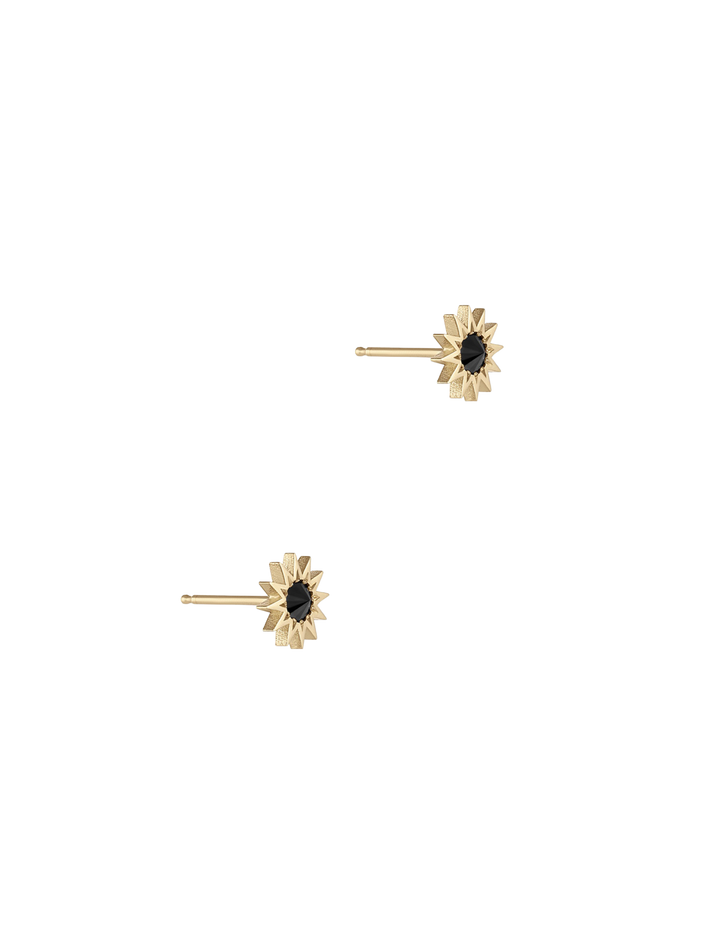 Inverted diamond spur stud