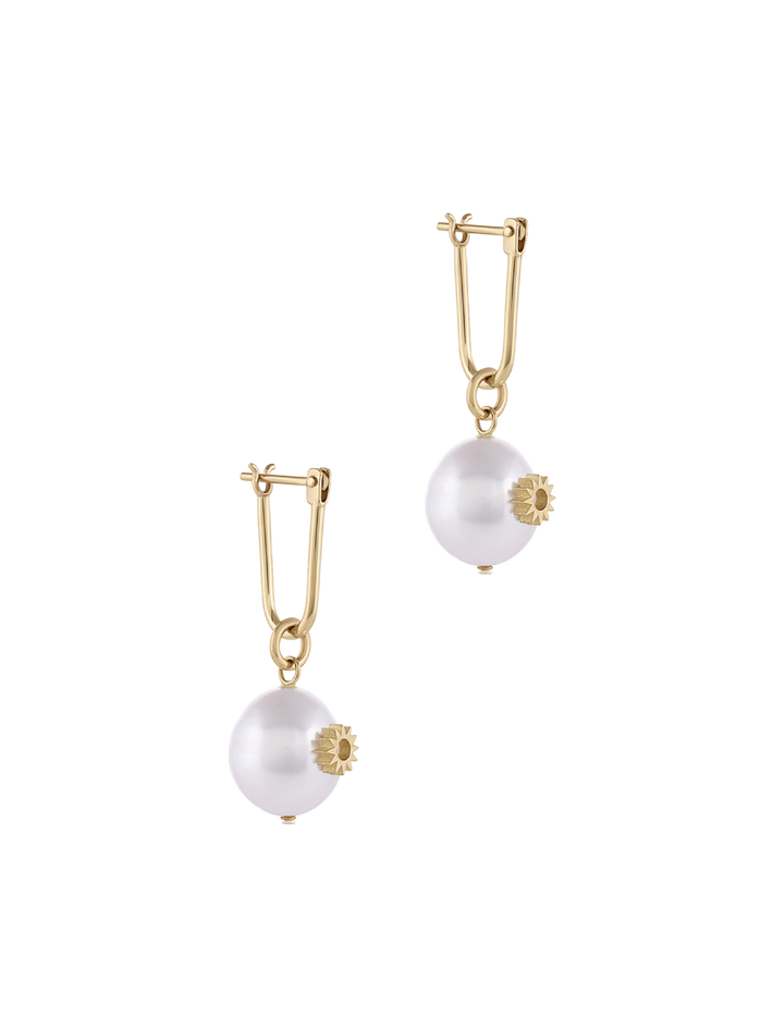 Pearl mini spur earring