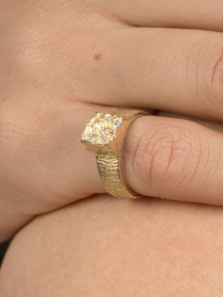 Ice cap diamond ring