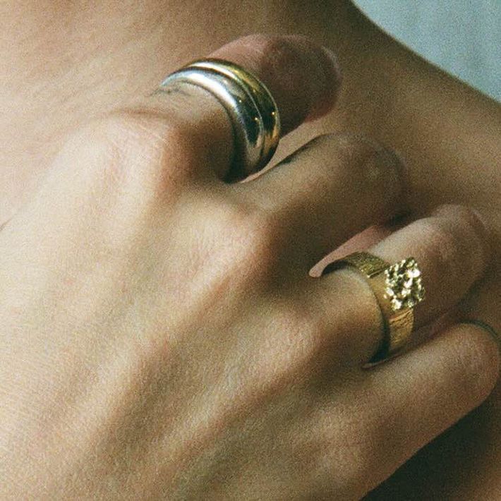 Ice cap diamond ring