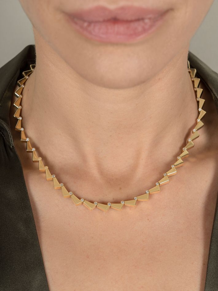 Hinged collar