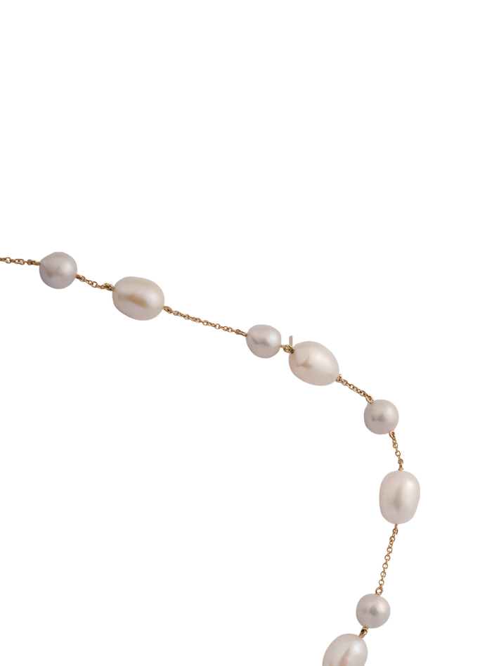 Venus pearl necklace