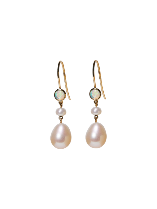 Venus pearl earrings photo