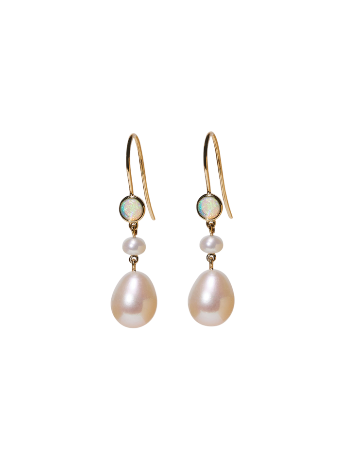 Venus pearl earrings