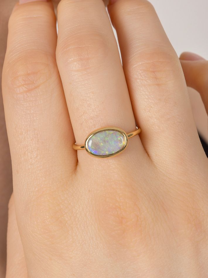 Light / form ring large opal