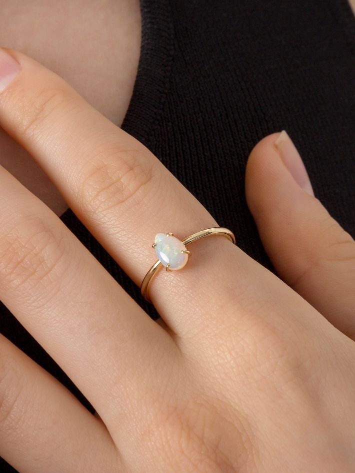 Teardrop shift ring