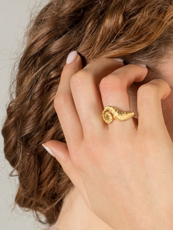 Seahorse ring