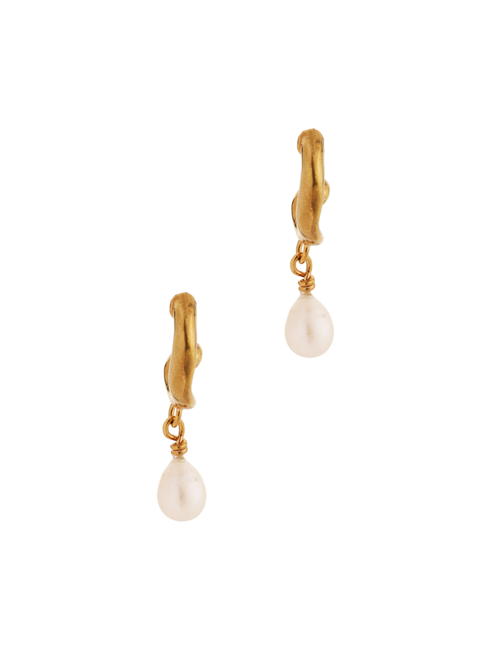 Wave earrings pearls