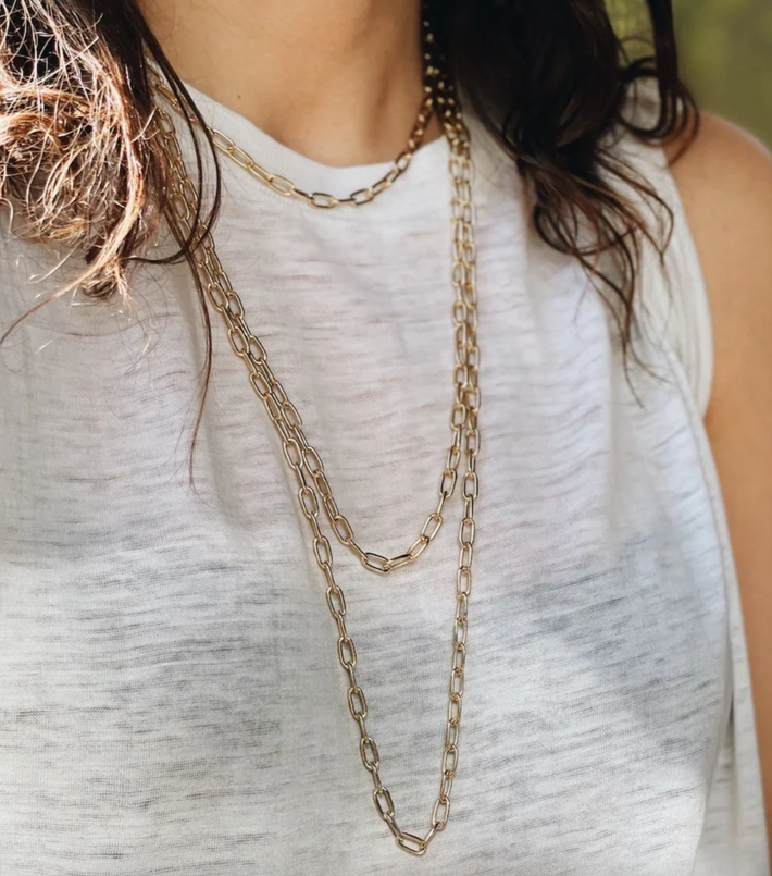 Baby rectangular link chain necklace with tusk clasp