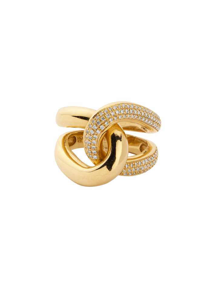 Full link ring with white pavé diamonds
