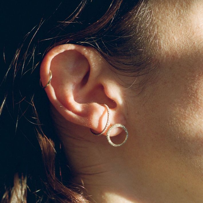 Small balloon earrings with white pavé diamonds