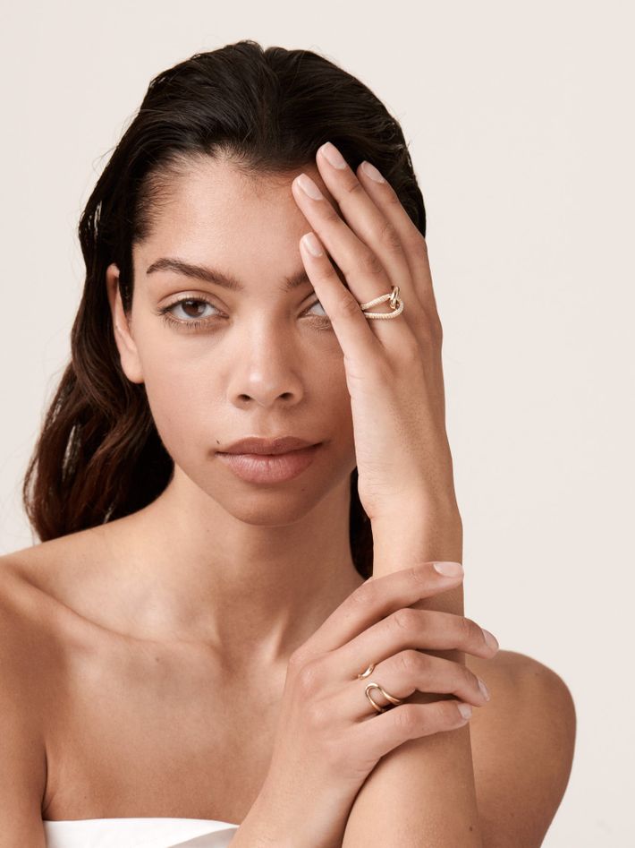 Pavé diamond link ring by Gabriela Artigas | Finematter