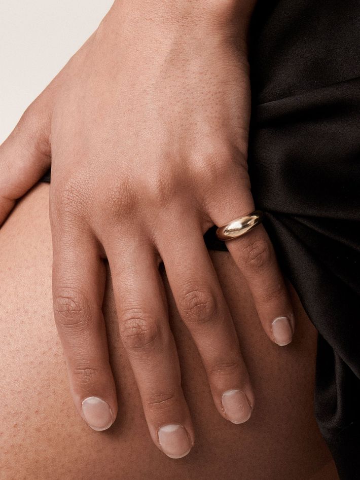 Small balloon ring by Gabriela Artigas | Finematter