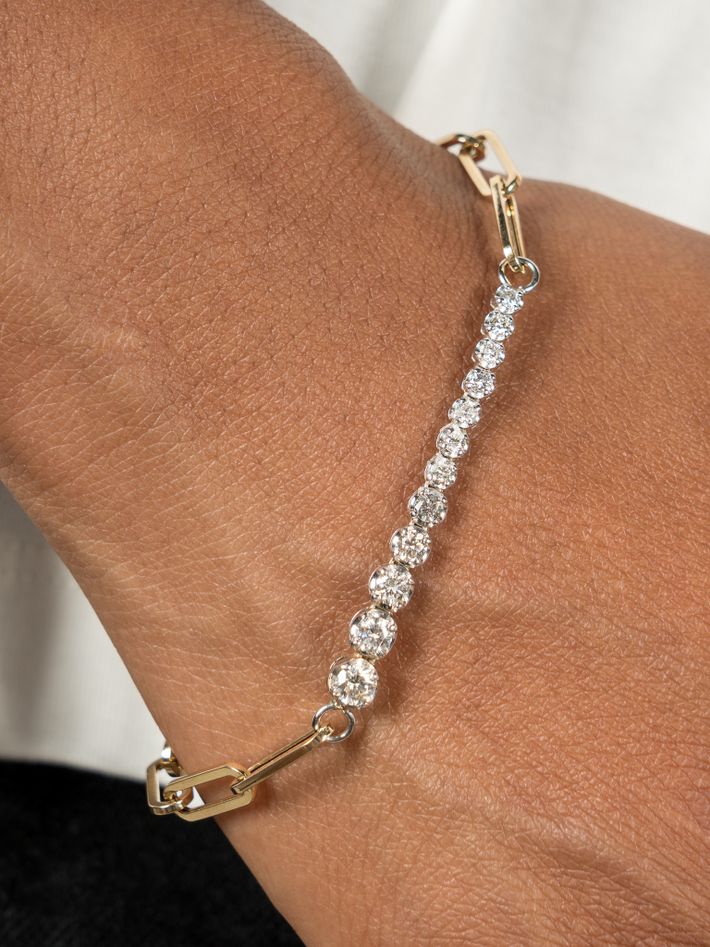 Ascending diamonds on chain tennis bracelet