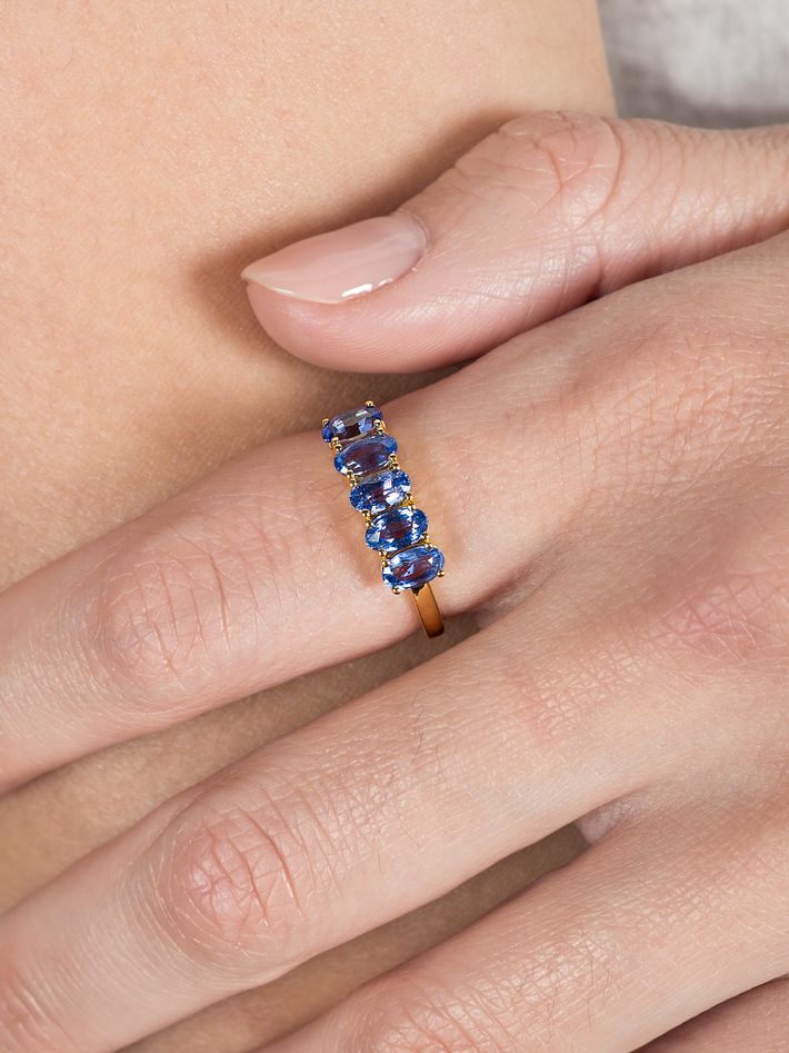 Dumom five stone ring sapphires